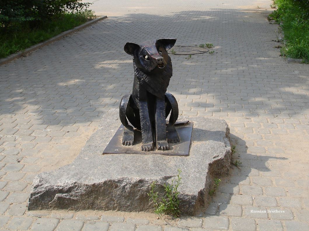 Памятник доброй собаке Гаврюше