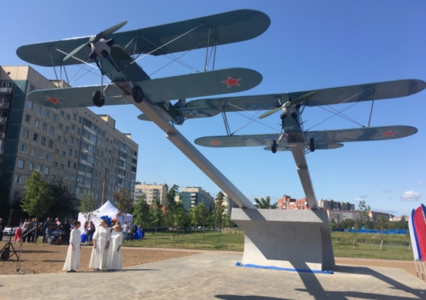 Памятник первым авиаторам России